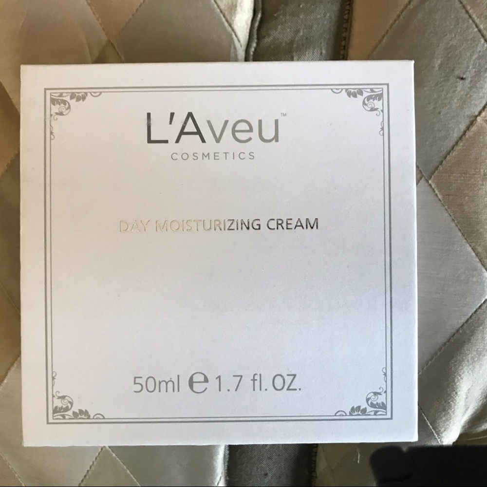 L'Aveu Day Moisturizing Cream with Vitamin…